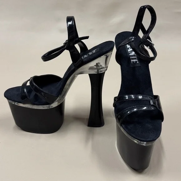 Towering Jante Black Platform Heels - Picture 2 of 8